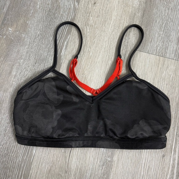 LULULEMON Seek the Heat Sports Bra Cage Back Heather Black / Inky Floral size 4 - Picture 1 of 4